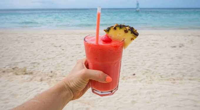 6 INCREDIBLE JAMAICAN SPOTS TO DRINK 